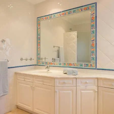 Appartement Sleeps 4 Air Con T711331